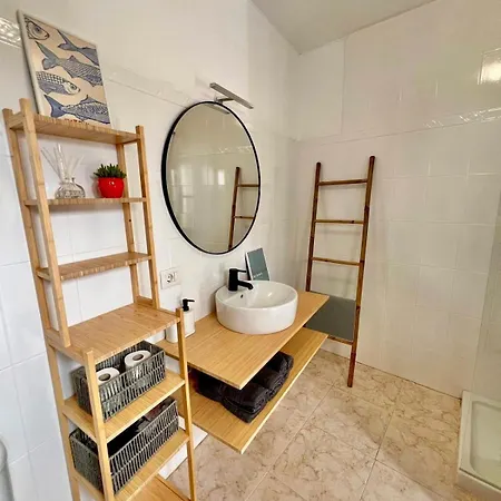 El Pez Newly Renovated In Apartment La Santa